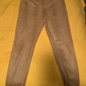 Carmel Brown woman’s L elastic band faux leather pants